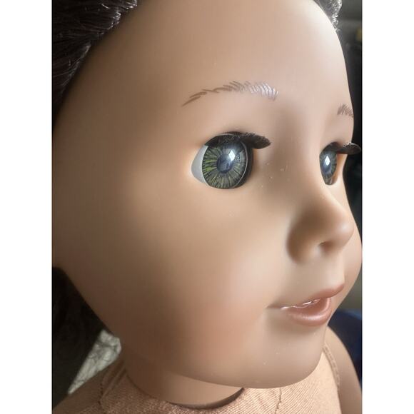 American Girl Truly Me Doll – Green Eyes – Brown Curly Hair 18" Medium Tan Skin - Picture 3 of 16